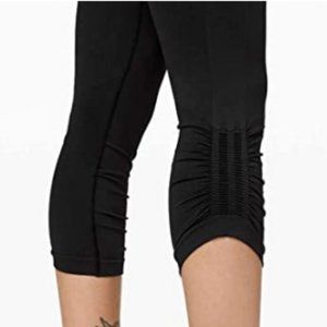 NWT Lululemon Ebb to Street Crop 21"